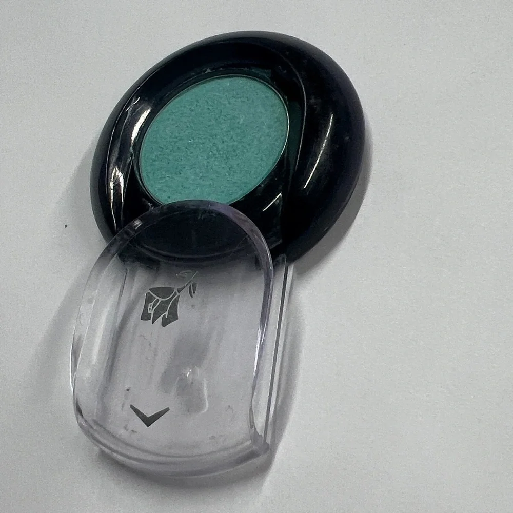 Lancôme Color Design Eyeshadow in Make It Work (a light blue green matte)